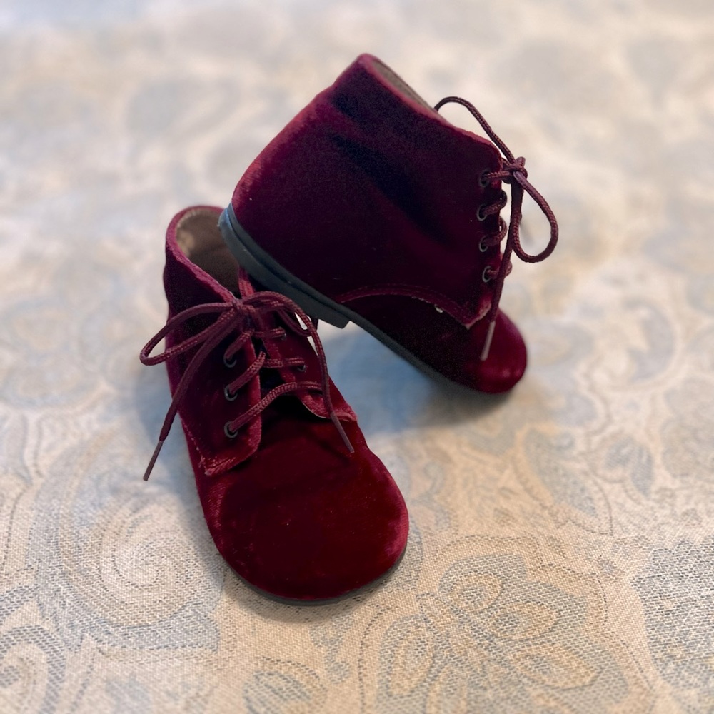 London Kids burgundy velvet boots
